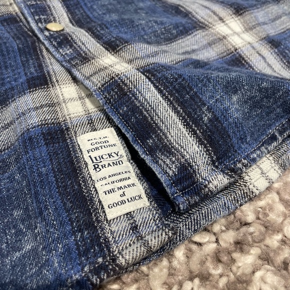 Plaid Blue & White Long-sleeve Button Down - Picture 7 of 8